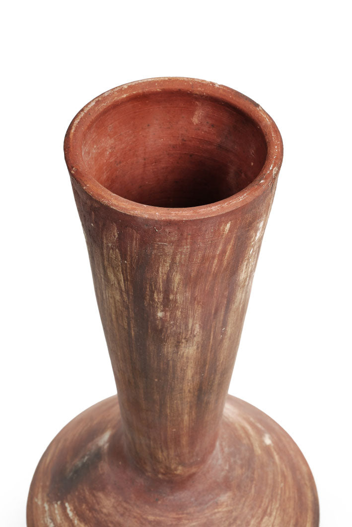 Vase hand made pure "Desert sand" - Dimension : D30xH62cm- Matter : Terre cuite- Finition : Oxyde rouge — The Hampton Home Shop