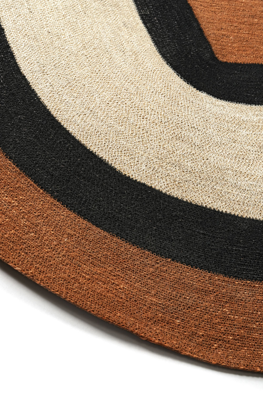 Carpet "Bopop" - Dimension : D180cm- Matter : jonc de mer- Finition : Brown — The Hampton Home Shop